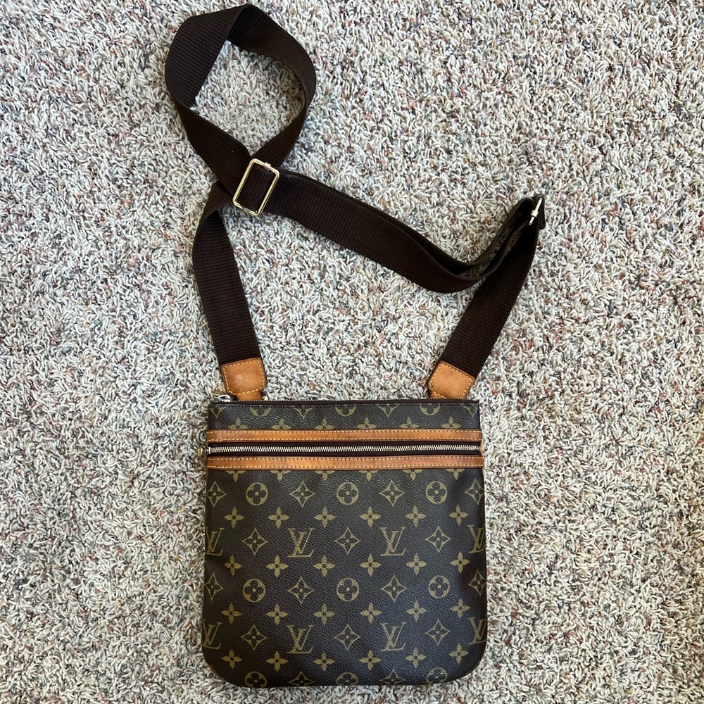 SOLD!!!!!! Louis Vuitton Monogram Bosphore Pochette Messenger Bag